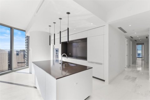 Condominio en venta en Miami, Florida, 3 dormitorios, 224.27 m2 № 1862772 - foto 17