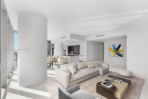 Condominio en venta en Miami, Florida, 3 dormitorios, 224.27 m2 № 1862772 - foto 7