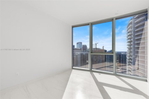 Condominio en venta en Miami, Florida, 3 dormitorios, 224.27 m2 № 1862772 - foto 25