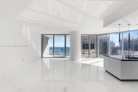 Condominio en venta en Miami, Florida, 3 dormitorios, 224.27 m2 № 1862772 - foto 10