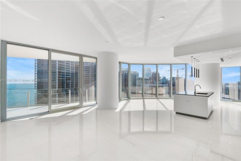 Condominio en venta en Miami, Florida, 3 dormitorios, 224.27 m2 № 1862772 - foto 5