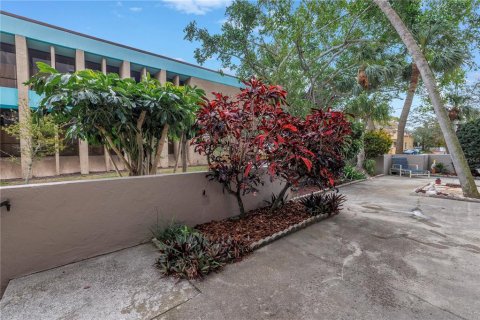 Condo in Bradenton, Florida, 2 bedrooms  № 1527991 - photo 13
