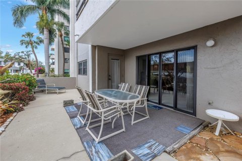Condo in Bradenton, Florida, 2 bedrooms  № 1527991 - photo 8
