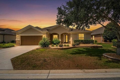 Villa ou maison à Ocala, Floride 2 chambres, 213.58 m2 № 2407065