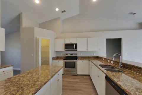 Casa en alquiler en Kissimmee, Florida, 4 dormitorios, 205.04 m2 № 2112918 - foto 6