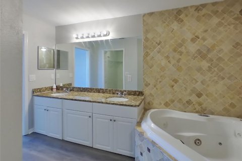 Casa en alquiler en Kissimmee, Florida, 4 dormitorios, 205.04 m2 № 2112918 - foto 9