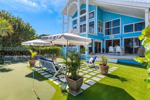 House in Jupiter, Florida 4 bedrooms, 423.91 sq.m. № 2004247 - photo 2