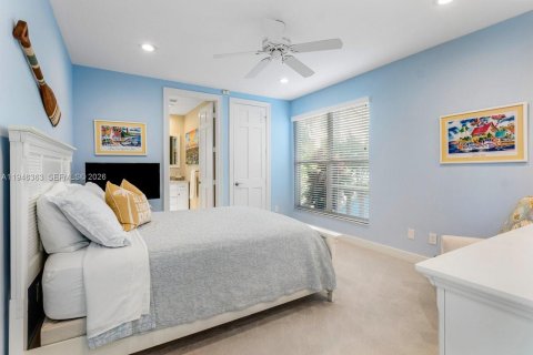 House in Jupiter, Florida 4 bedrooms, 423.91 sq.m. № 2004247 - photo 25