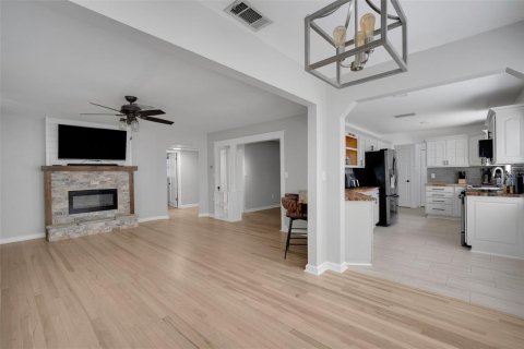 Casa en venta en Saint Petersburg, Florida, 3 dormitorios, 231.88 m2 № 1574386 - foto 4