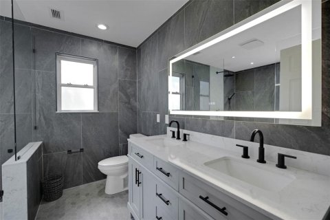 Casa en venta en Saint Petersburg, Florida, 3 dormitorios, 231.88 m2 № 1574386 - foto 17