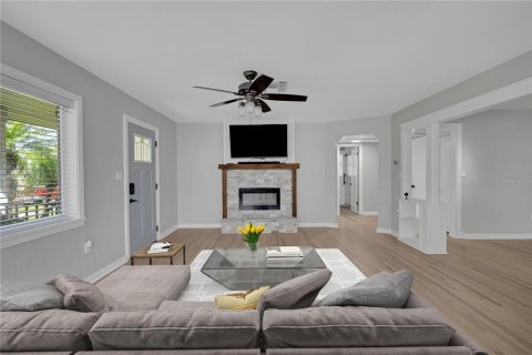 Casa en venta en Saint Petersburg, Florida, 3 dormitorios, 231.88 m2 № 1574386 - foto 3