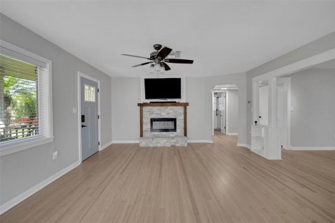 Casa en venta en Saint Petersburg, Florida, 3 dormitorios, 231.88 m2 № 1574386 - foto 5