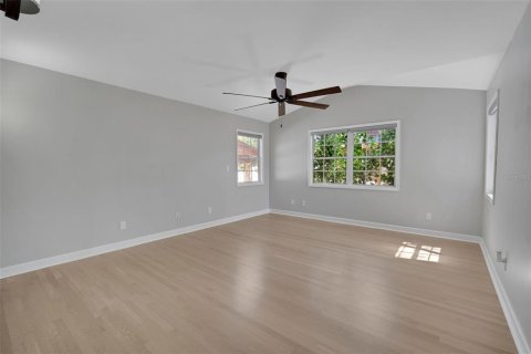 Casa en venta en Saint Petersburg, Florida, 3 dormitorios, 231.88 m2 № 1574386 - foto 13