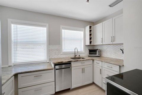 Casa en venta en Saint Petersburg, Florida, 3 dormitorios, 231.88 m2 № 1574386 - foto 26