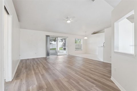 Villa ou maison à vendre à Minneola, Floride: 3 chambres, 147.44 m2 № 2406989 - photo 9