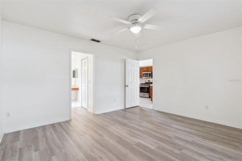 Villa ou maison à vendre à Minneola, Floride: 3 chambres, 147.44 m2 № 2406989 - photo 21