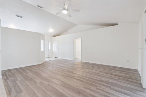 Villa ou maison à vendre à Minneola, Floride: 3 chambres, 147.44 m2 № 2406989 - photo 8