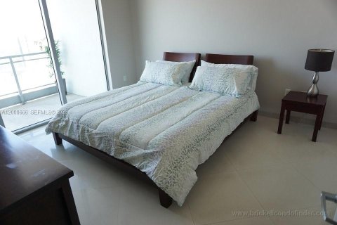 Condo in Miami, Florida, 2 bedrooms  № 2067762 - photo 3