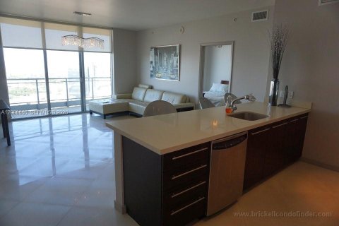 Condo in Miami, Florida, 2 bedrooms  № 2067762 - photo 11