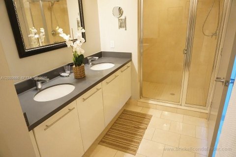 Condo in Miami, Florida, 2 bedrooms  № 2067762 - photo 14