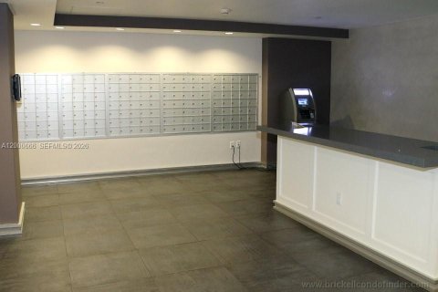 Condo in Miami, Florida, 2 bedrooms  № 2067762 - photo 22