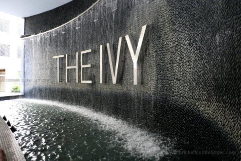 Condo in Miami, Florida, 2 bedrooms  № 2067762 - photo 29