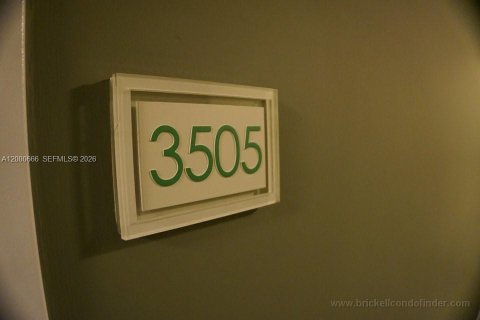 Condo in Miami, Florida, 2 bedrooms  № 2067762 - photo 28