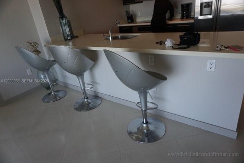 Condo in Miami, Florida, 2 bedrooms  № 2067762 - photo 8