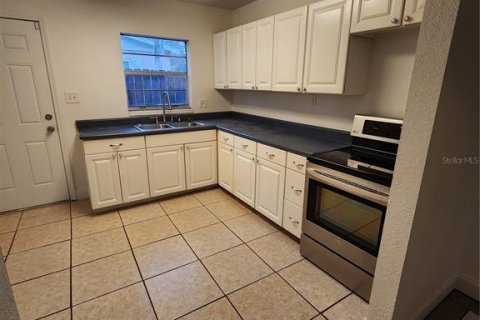 House in Lakeland, Florida 3 bedrooms, 139.35 sq.m. № 1530339 - photo 6