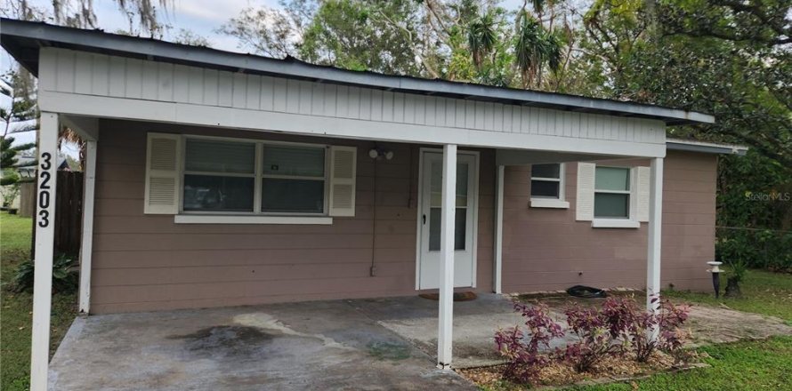 House in Lakeland, Florida 3 bedrooms, 139.35 sq.m. № 1530339