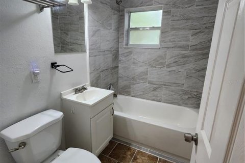 House in Lakeland, Florida 3 bedrooms, 139.35 sq.m. № 1530339 - photo 5