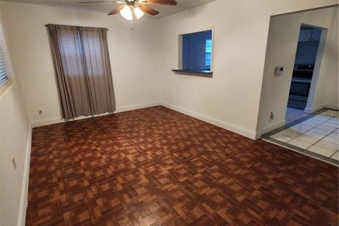 House in Lakeland, Florida 3 bedrooms, 139.35 sq.m. № 1530339 - photo 2