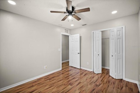 Townhouse in Land O' Lakes, Florida 3 bedrooms, 142.7 sq.m. № 2104557 - photo 24