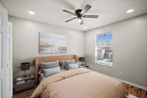 Townhouse in Land O' Lakes, Florida 3 bedrooms, 142.7 sq.m. № 2104557 - photo 23