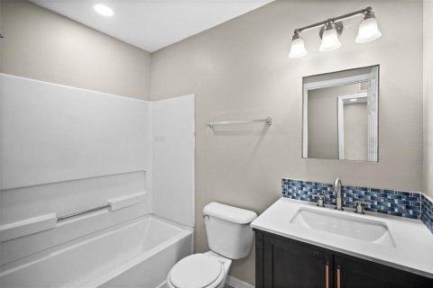 Townhouse in Land O' Lakes, Florida 3 bedrooms, 142.7 sq.m. № 2104557 - photo 29