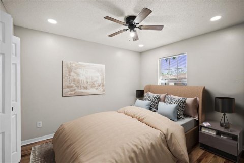 Townhouse in Land O' Lakes, Florida 3 bedrooms, 142.7 sq.m. № 2104557 - photo 27