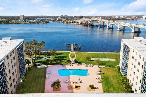 Copropriété à vendre à Daytona Beach, Floride: 2 chambres, 96.43 m2 № 1873054 - photo 2