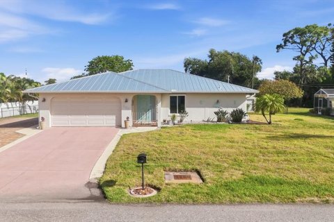 House in Venice, Florida 2 bedrooms, 183.57 sq.m. № 2110377 - photo 15