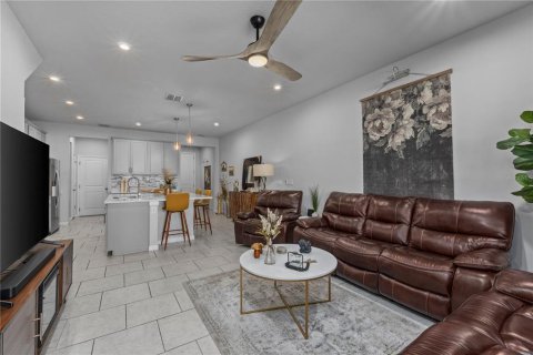 Townhouse in Lutz, Florida 3 bedrooms, 156.08 sq.m. № 2155894 - photo 13