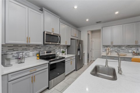 Townhouse in Lutz, Florida 3 bedrooms, 156.08 sq.m. № 2155894 - photo 7