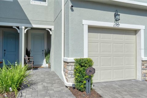 Townhouse in Lutz, Florida 3 bedrooms, 156.08 sq.m. № 2155894 - photo 3