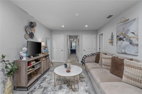 Townhouse in Lutz, Florida 3 bedrooms, 156.08 sq.m. № 2155894 - photo 18