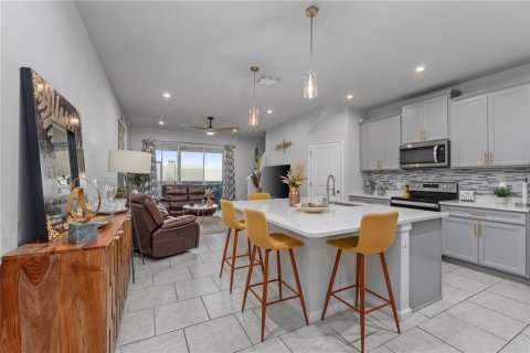 Townhouse in Lutz, Florida 3 bedrooms, 156.08 sq.m. № 2155894 - photo 4