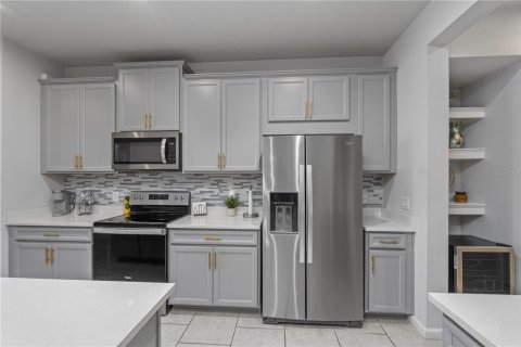 Townhouse in Lutz, Florida 3 bedrooms, 156.08 sq.m. № 2155894 - photo 10