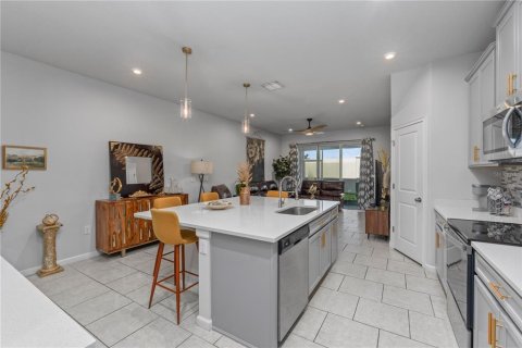 Townhouse in Lutz, Florida 3 bedrooms, 156.08 sq.m. № 2155894 - photo 5