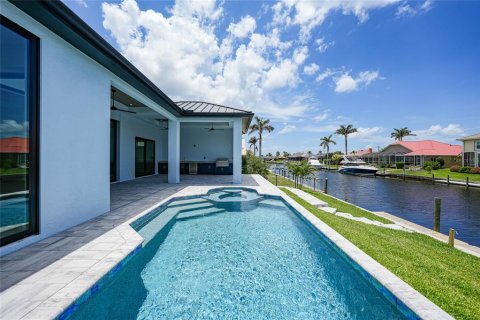 Casa en venta en Punta Gorda, Florida, 3 dormitorios, 241.36 m2 № 1787414 - foto 4