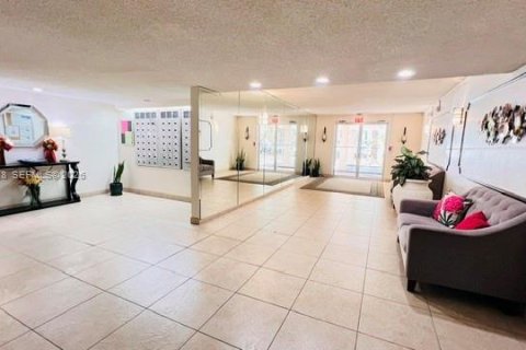 Condo in Plantation, Florida, 1 bedroom  № 2068469 - photo 18