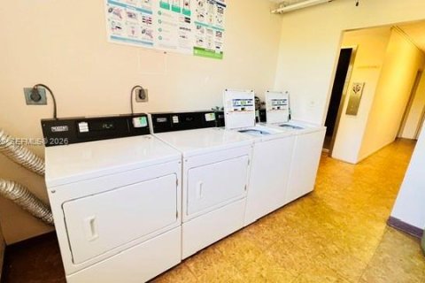 Condo in Plantation, Florida, 1 bedroom  № 2068469 - photo 15