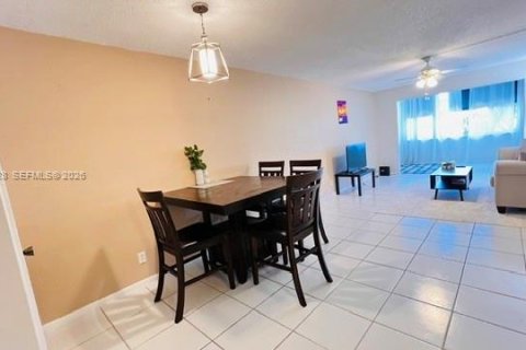 Condo in Plantation, Florida, 1 bedroom  № 2068469 - photo 12