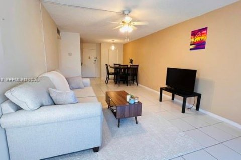 Condo in Plantation, Florida, 1 bedroom  № 2068469 - photo 3